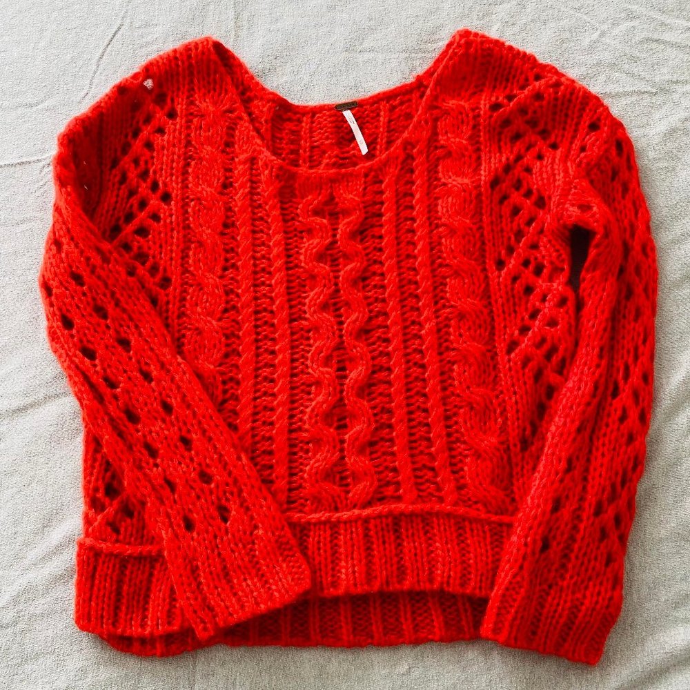 ✨SOLD✨ Free People Cable Knit Sweater